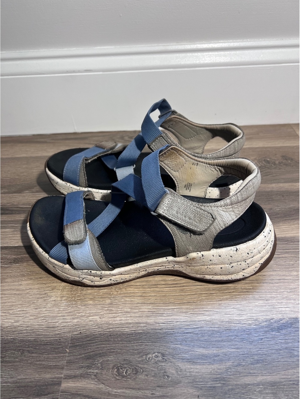 Taos blue and gray sport sandals women's size 7 - Picture 5 of 6